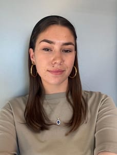 Demi Stet - Administrative Employee