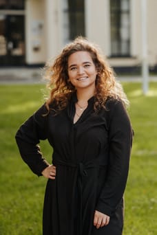 Kelly Efdé - Commercial Employee