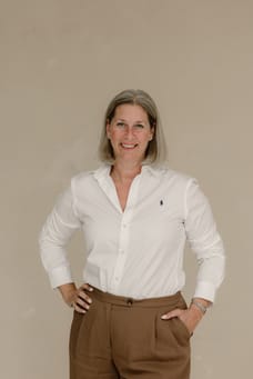 Lindsey Nuijten  - Commercial Employee