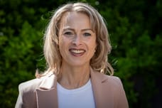 Esther - Makelaar