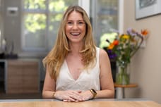 Floortje Nieuwenhuis-Wapenaar - Administratief Medewerker