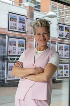Angela de Koning - Commercial Employee
