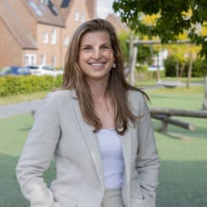 Kelly van Dam - NVM Register Makelaar & Taxateur