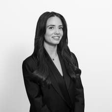 Isabella Nateghi - Real Estate Agent