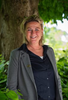 Elbrich Tas - Commercial Employee