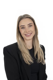 Fleur Lek - Commercial Employee