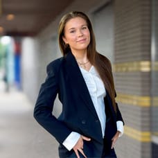 Lindsey Kraak - Administratief Medewerker
