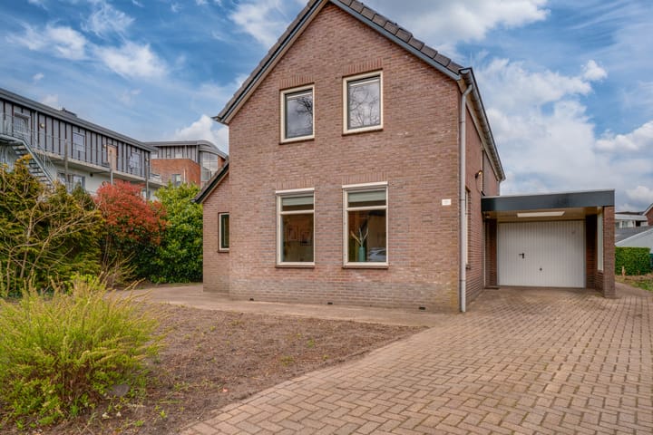 Reuweg 1-A main image
