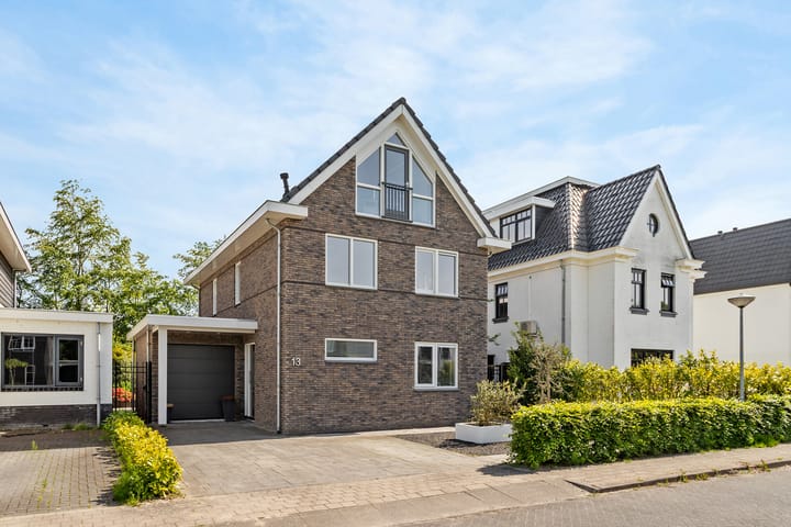 Slipsteek 13 main image