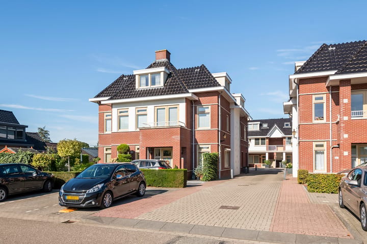 Prinses Beatrixstraat 64-5 main image