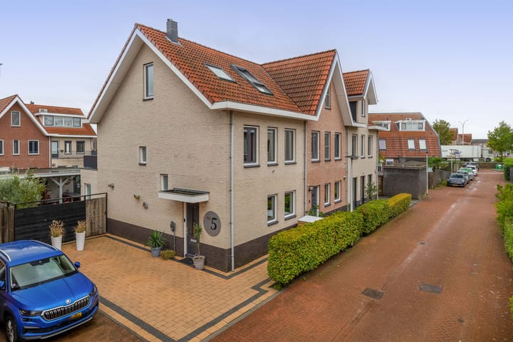 Waard 5 main image