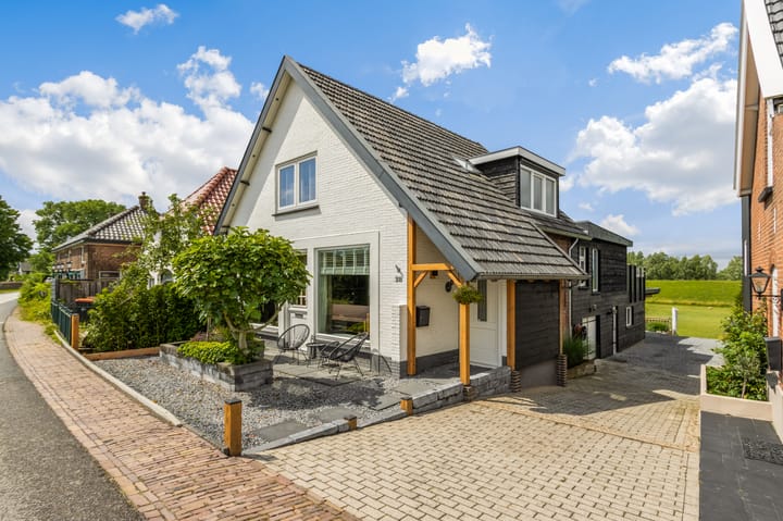 Waalbandijk 28 main image