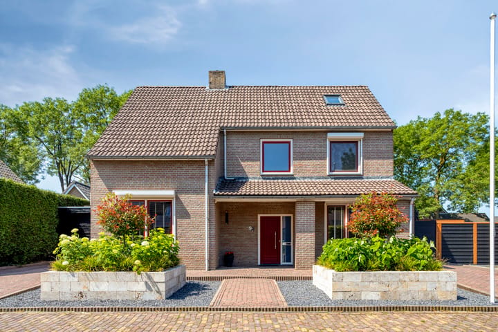 Hille Kampkes 19 main image