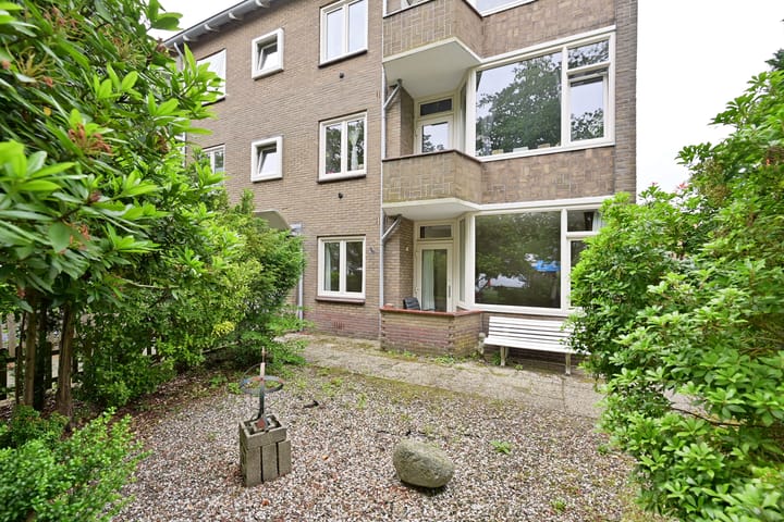 Admiraal de Ruyterlaan 69 main image