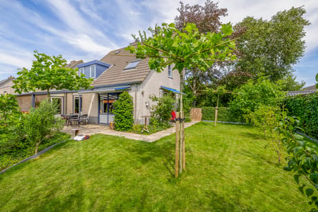 Den Hoeff 2-a secondary image