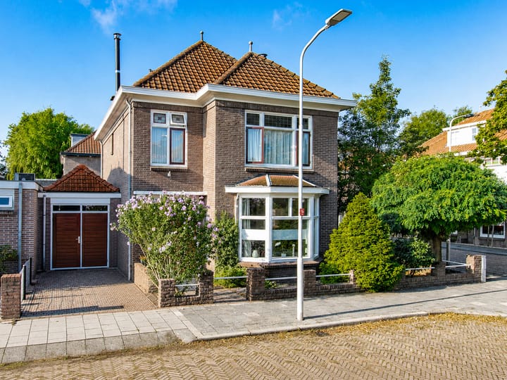 Koningin Emmastraat 11 main image