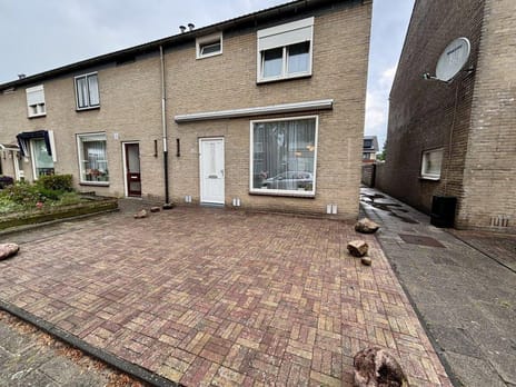 homes for rent on James Rossstraat 34