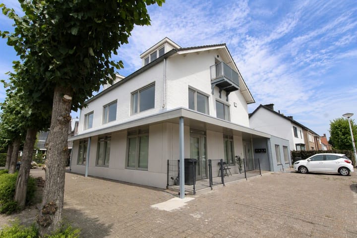 Spoorstraat 42 main image