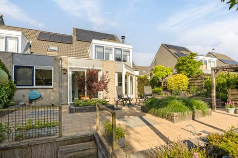 De Til 44 secondary image