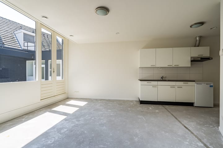 Beekstraat 2-E main image