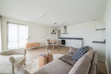 Afbeelding van Mahoniehout 402 - Derde foto