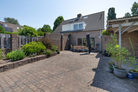 Reiger 9 secondary image
