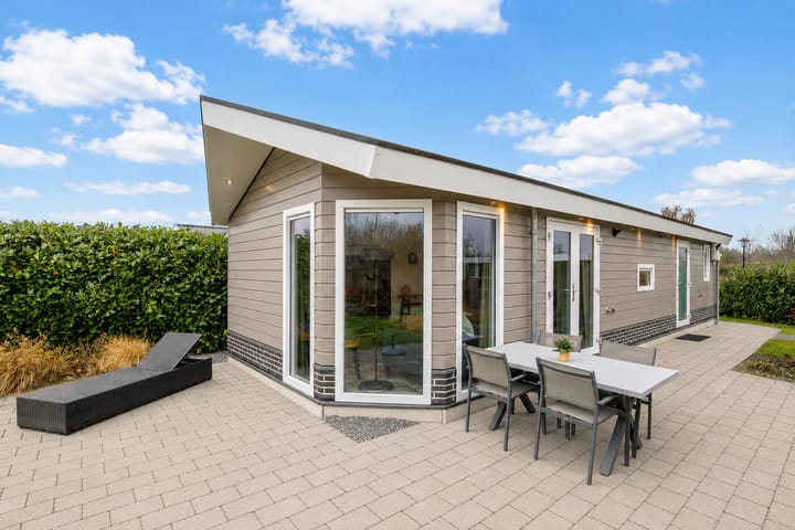 Klein Hitland 280 main image