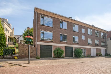 Oude Wed 18 main image