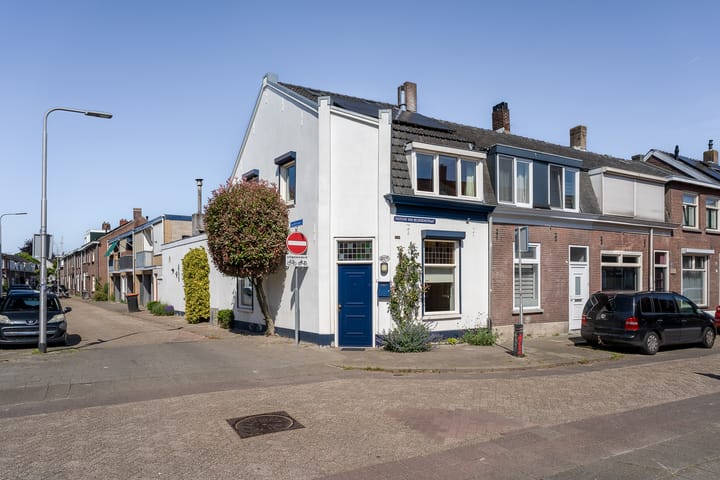 Pastoor van Beurdenstraat 87-b main image
