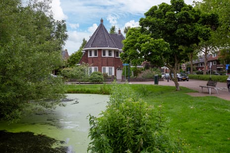 Burg. v. Dobben de Bruijnstraat 1