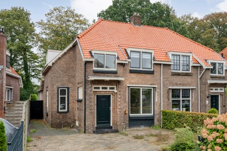 Burg van der Lelysingel 5