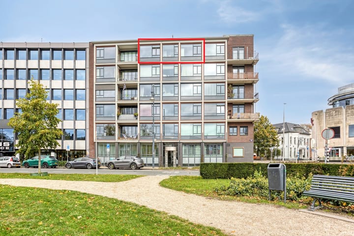 Jansbuitensingel 32-6M main image