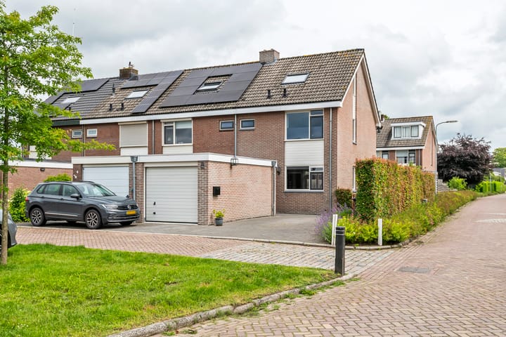 Mr. R.J. van Beekhoffstraat 2 main image