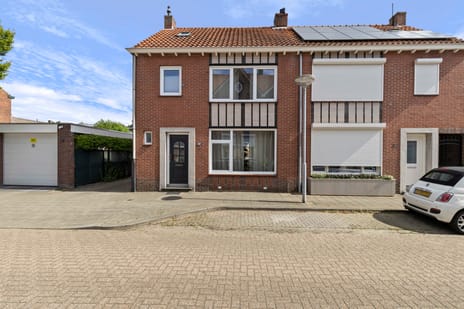 van Laerstraat 10