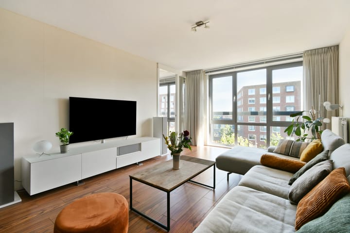 Pieter Oosterhuisstraat 93 main image