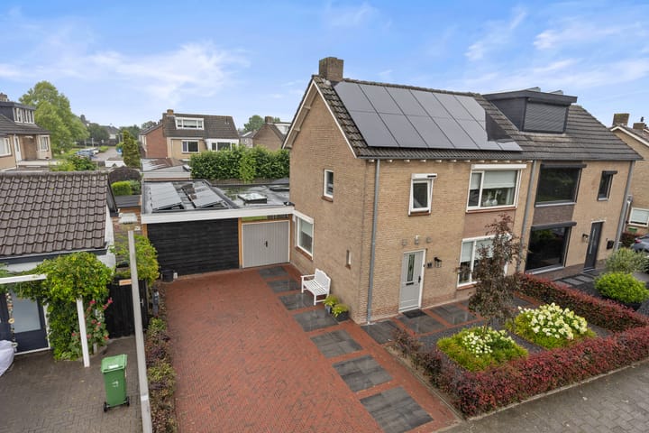 Chrysantenstraat 1 main image