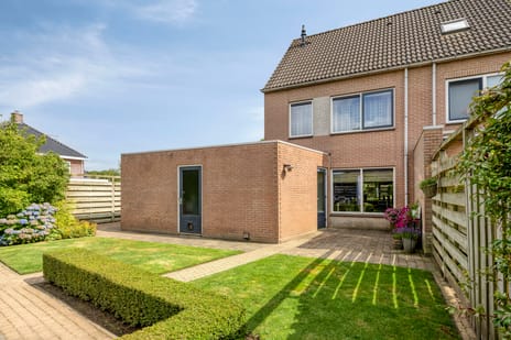 Vuistbijl 2 tertiary image