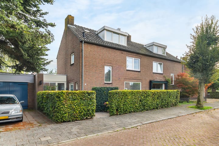 Pastoor Lemmensstraat 1 main image