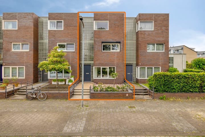 Aurelia 16 main image