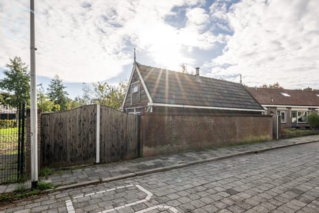 Waterweg naast nr 13