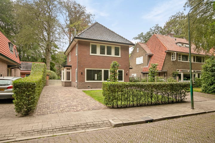 Eikenhorstweg 12-B main image
