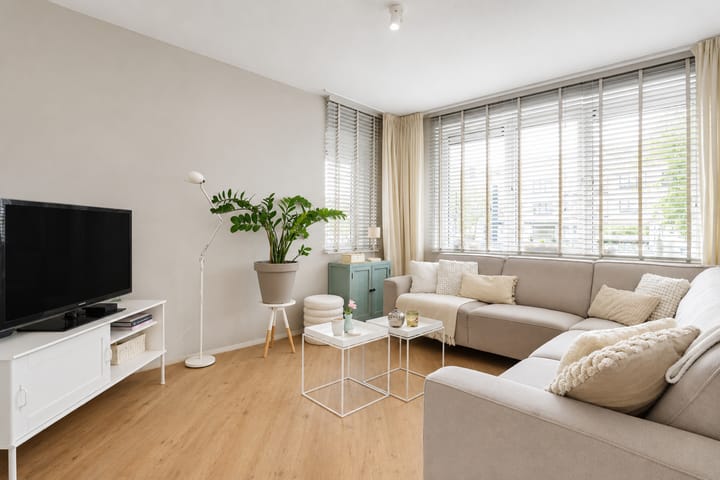 Avenue Carré 184 main image