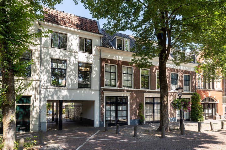 Pieterskerkhof 19-A main image