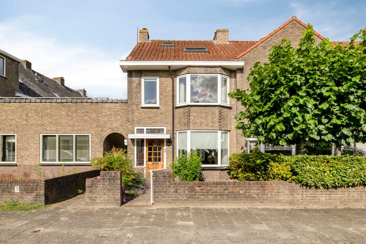 Zeisstraat 1 main image