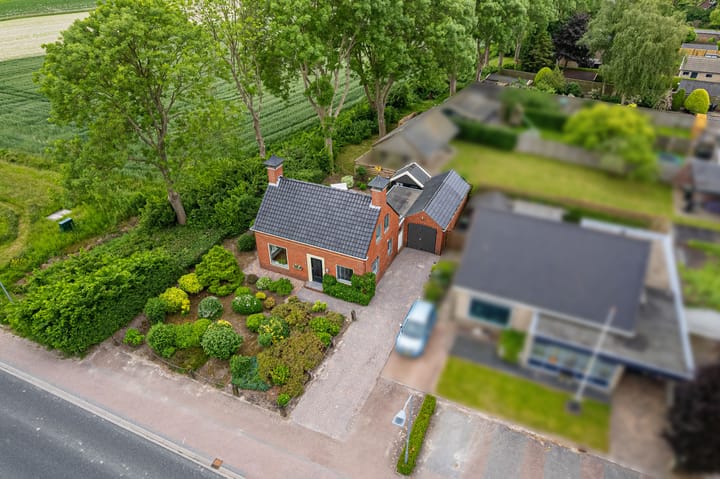 Vrijstaande woning te koop: Hooilandseweg 66, Roodeschool Roodeschool