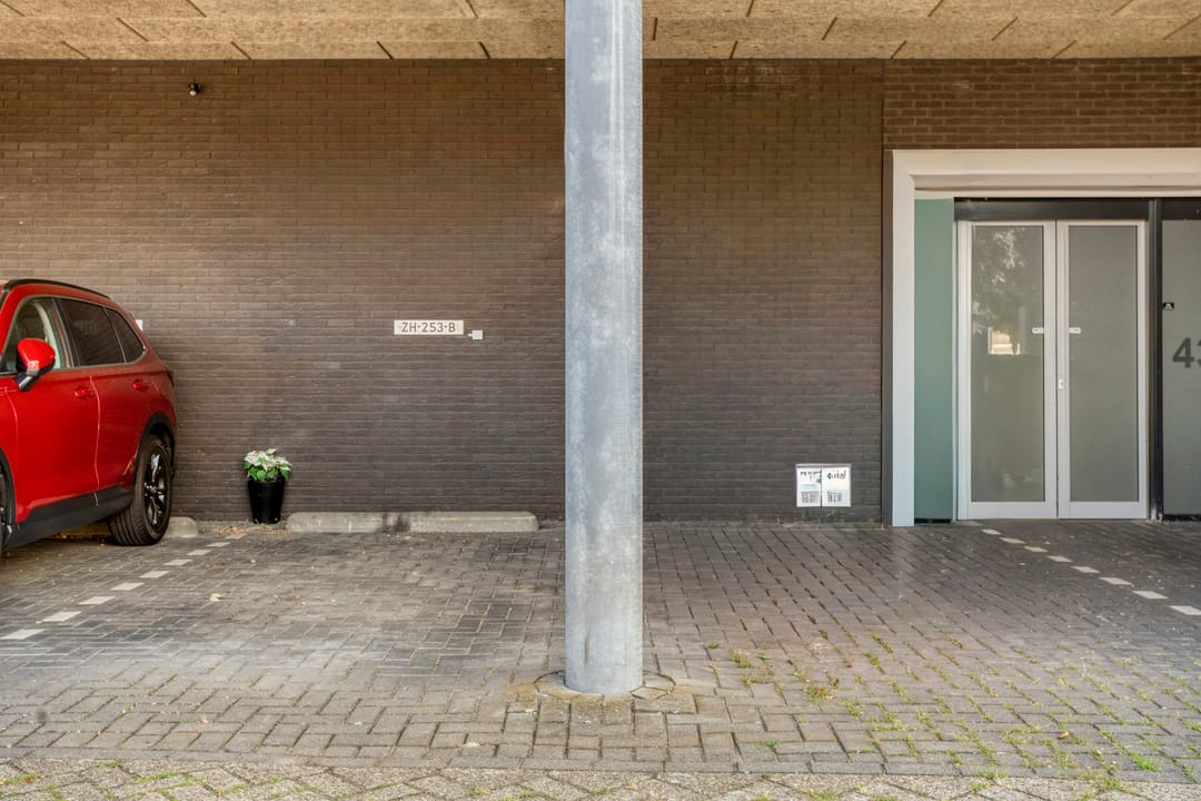 Photo 9 of Spoorstraat 43-D
