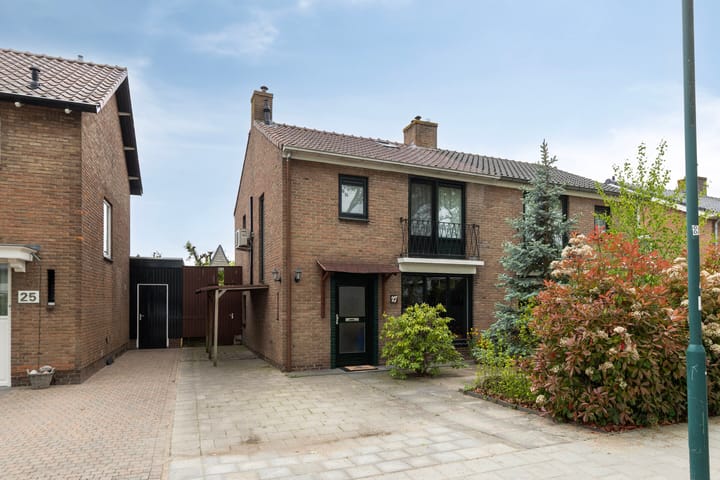 Uitweg 27 main image