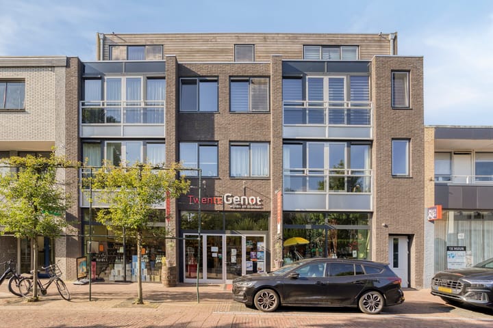 Image of Spoorstraat 43-D - Appartement Apartment with shared street entrance