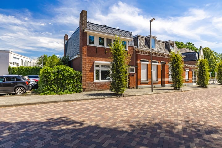 Stationsstraat 1 main image