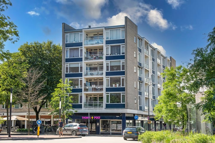 Boulevard 1945 228 main image